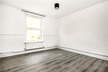 Hopton Road, London, SW16 2EL - Photo 2