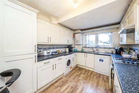 3 bedroom maisonette to rent - Photo 2