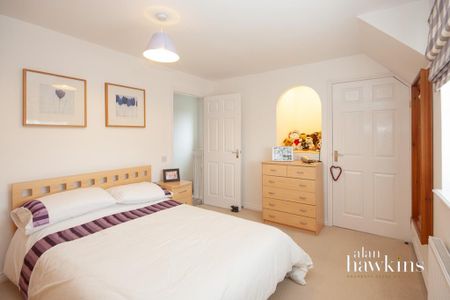 3 bedroom end of terrace house to rent - Photo 3