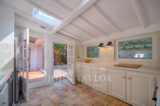 Maison à louer Mougins, Cote d'Azur, France8 500 EUR / Mois - Photo 1