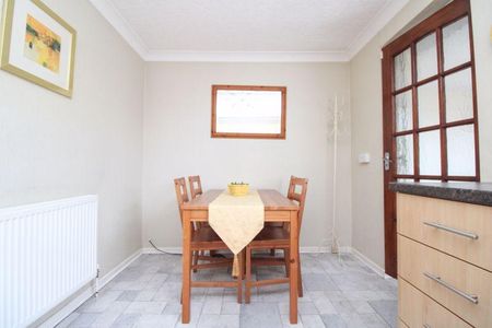 2 bedroom bungalow to rent - Photo 2