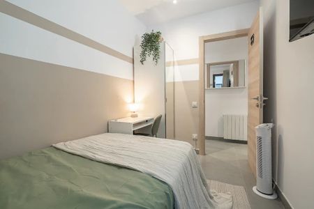 Passatge de Paca Soler, Barcelona, Catalonia 08028 - Photo 3