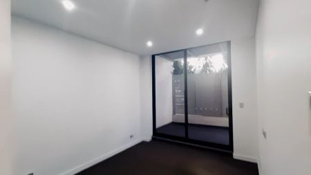 3 bed 2 bath*1157-master room - Photo 2