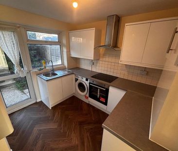 3 bedroom terraced house to rent - Photo 3