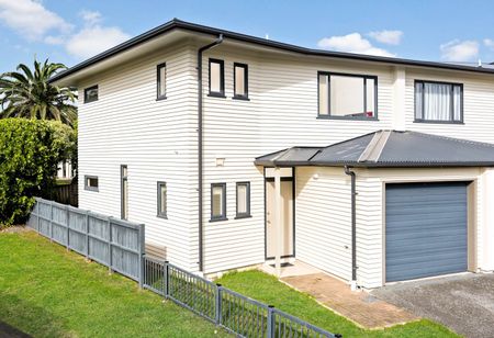 Armoy Drive 2 level 3 bedroom 2 bathroom - Photo 3