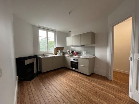 Location Appartement 4 pièces 96m² - Photo 3