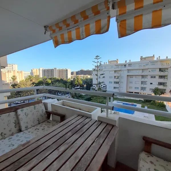 Alquiler de piso en Avenida Marife de Triana - Photo 1