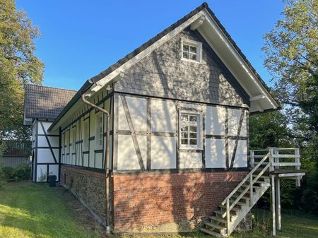 Exklusives Büro- und Geschäftshaus in ruhiger Stadtrandlage von Waldbröl! - Photo 3