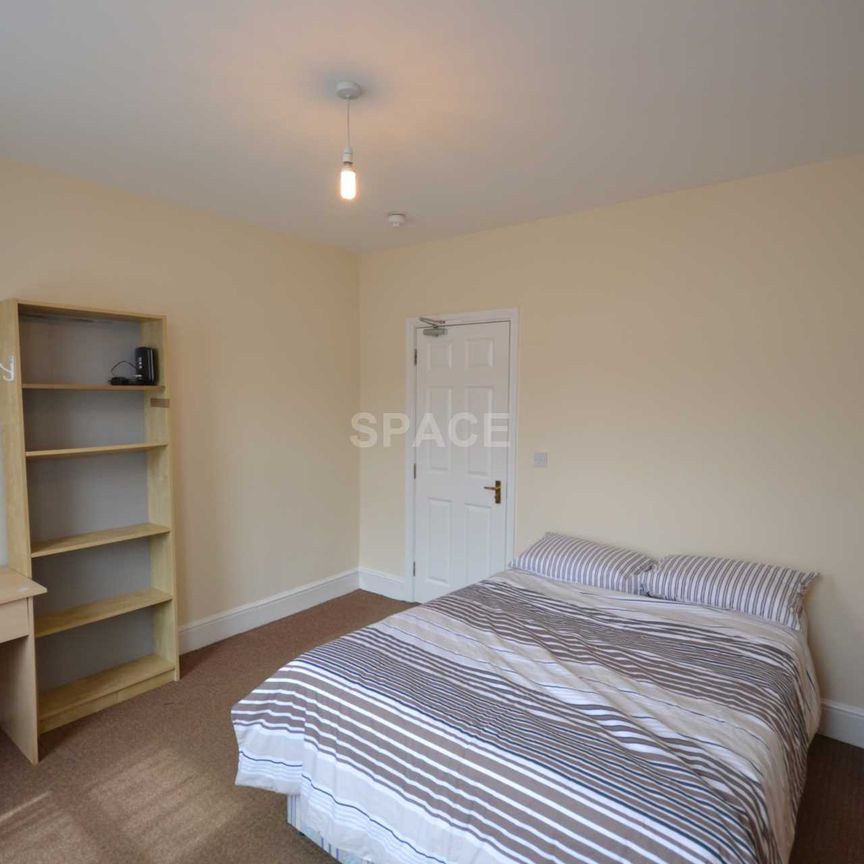 Grange Avenue, RG6 1DJ, University, Reading - Photo 1