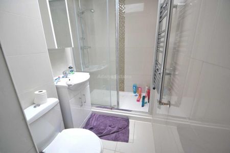 1 bedroom in a house share to rent - Photo 5