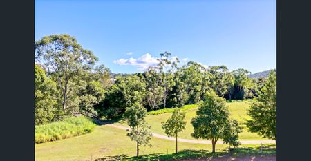 Large 3 Bdrm 2.5 Bath Townhouse 6 Month Lease Close to Nambour CBD - Low Maintenance Living at its Best - Photo 3