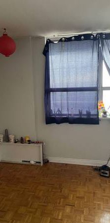 Room mate needed in downtown Toronto(Wellesley st) - Photo 1