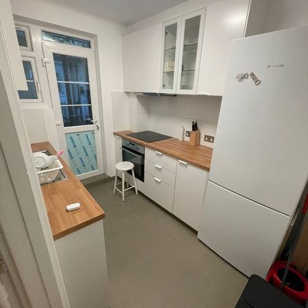 1 Bed Flat, Hatherley Grove, W2 - Photo 3