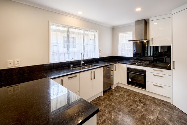 Tawa Living - Photo 1