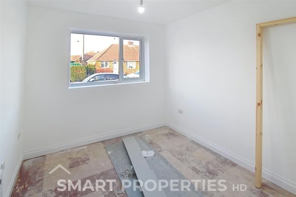 Fourth Avenue, Liversedge - Photo 1