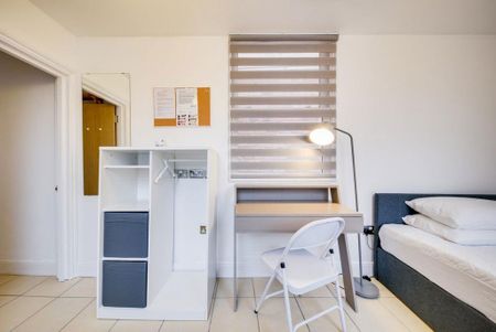 Studio to rent - Photo 2