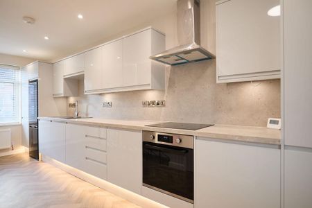 5 bedroom semi-detached house to rent - Photo 5