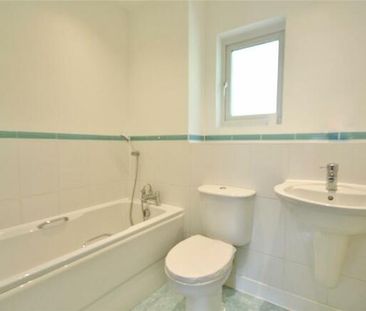 3 bedroom end of terrace house to rent - Photo 1