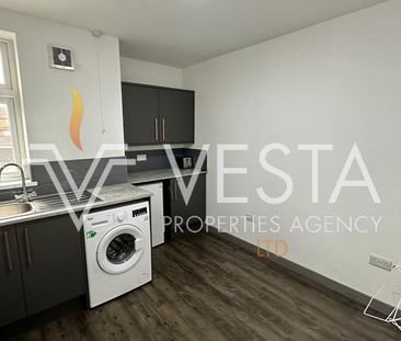 Room 6, St. Patricks Road, Coventry - Photo 6