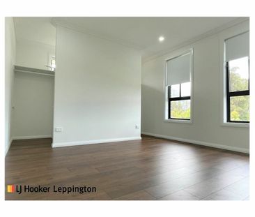 STYLISH WITH ALL THE EXTRAS! - Photo 3