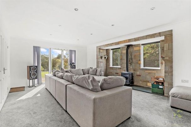 4 bedroom detached house to rent - Photo 1