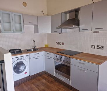 Bradford Road, Dewsbury, West Yorkshire, WF13 - Photo 4