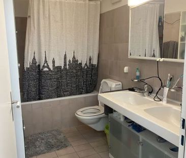 Lichtdurchflutete Wohnung mit grossem Balkon - Foto 4