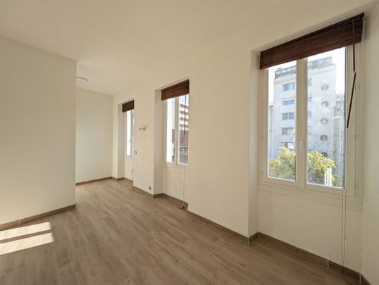 Location Appartement 2 pièces 43m² MARSEILLE 8ème - Photo 1