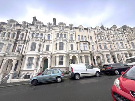 A 2 Bedroom Flat Reduced in St Leonards-on-Sea - Photo 3