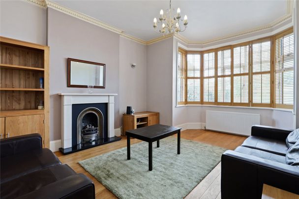 Melbury Gardens, London, SW20 flat to rent - Photo 1