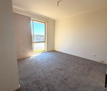 UPDATED 3 BEDROOM HOUSE IN HAMPTON PARK! - Photo 2