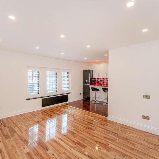 Caroe Court, Edmonton, N9 - Photo 1