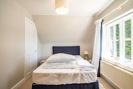 2 bedroom semi-detached house to rent - Photo 5