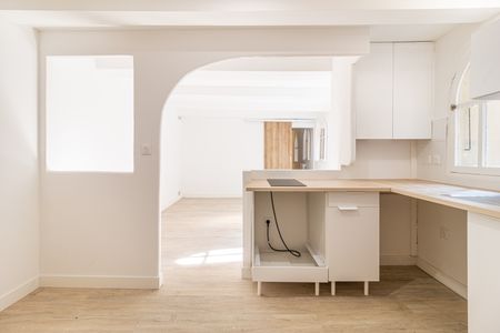 Location Appartement 2 pièces 41m² MARSEILLE 7ème - Photo 2