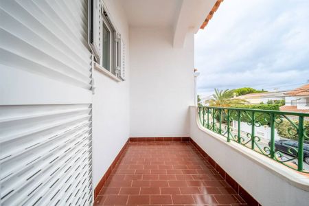 Luxury 3 bedroom Detached House for rent in Cascais e Estoril, Portugal - Photo 2