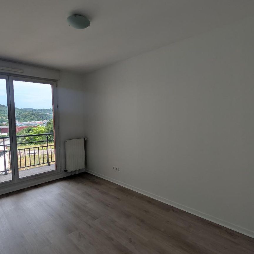 Location Appartement 3 pièces 63m² FECAMP 76400 - Photo 1