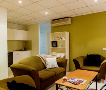 5 Bedroom Apartment-Room 3 - Photo 2