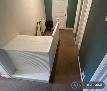 2 bedroom maisonette to rent - Photo 2