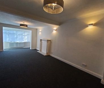 Spacious 3-Bedroom Family Home in Failsworth!! - Photo 1