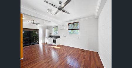 Elevated Home with Studio Apartment - Photo 4