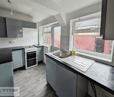 3 bedroom terraced house to rent - Photo 2