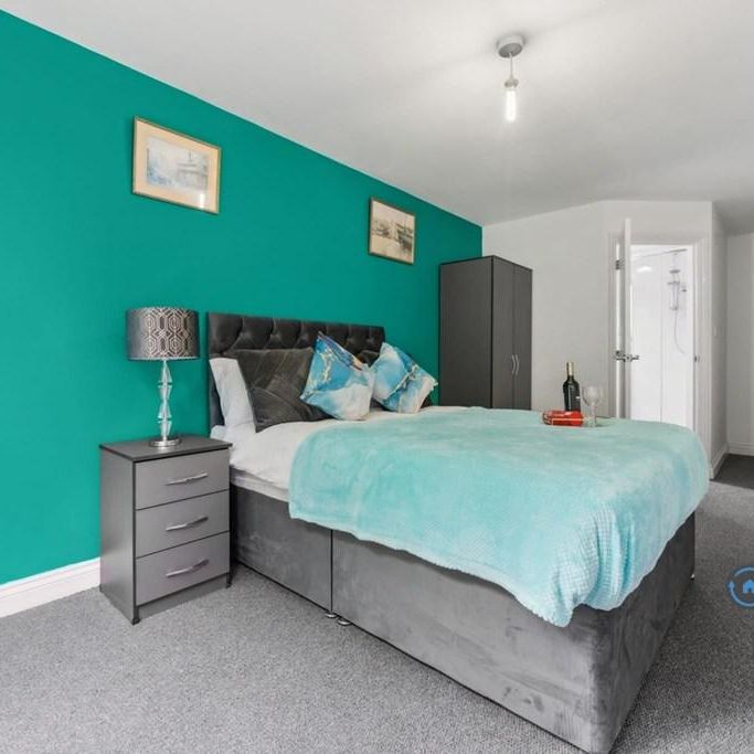 1 bedroom in a flat share to rent - Photo 1