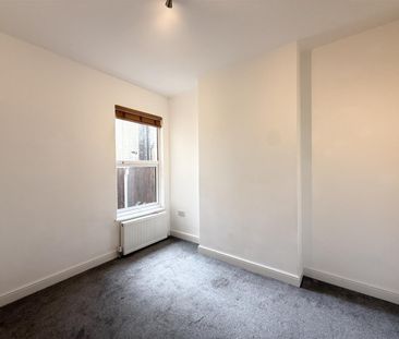 4 Bedroom House To Let - Photo 4
