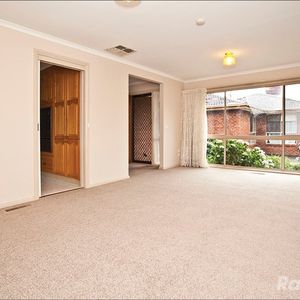 2/57 Watsons Road, Glen Waverley - Photo 2