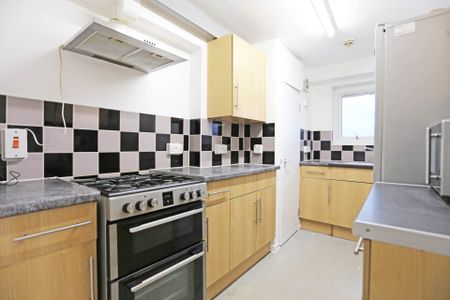 Price £2,000 pcm - Available Now - Unfurnished - Photo 5