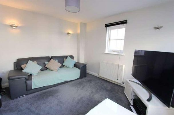 Winterbon Mews, Rochford, Essex, SS4 - Photo 1