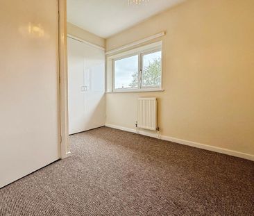 3 bedroom end of terrace house to rent - Photo 2