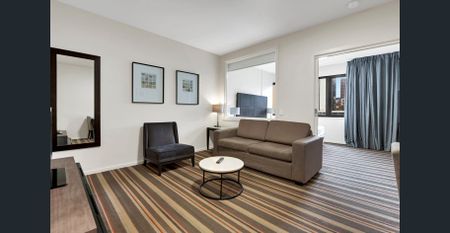 City convenience with space, light and lifestyle - Photo 2