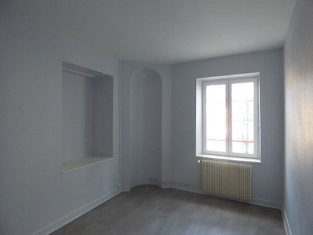 NANCY / QUARTIER FAC DE LETTRES : SUPERBE APPARTEMENT T4 RENOVÉ AVEC UNE GRANDE TERRASSE ET GARAGE - Photo 3