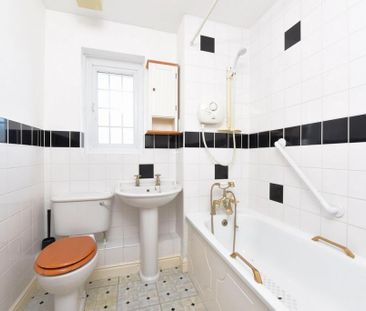 3 bedroom terraced house to rent - Photo 6